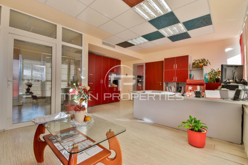 Продава ОФИС, гр. Пловдив, Кършияка, снимка 2 - Офиси - 51930035