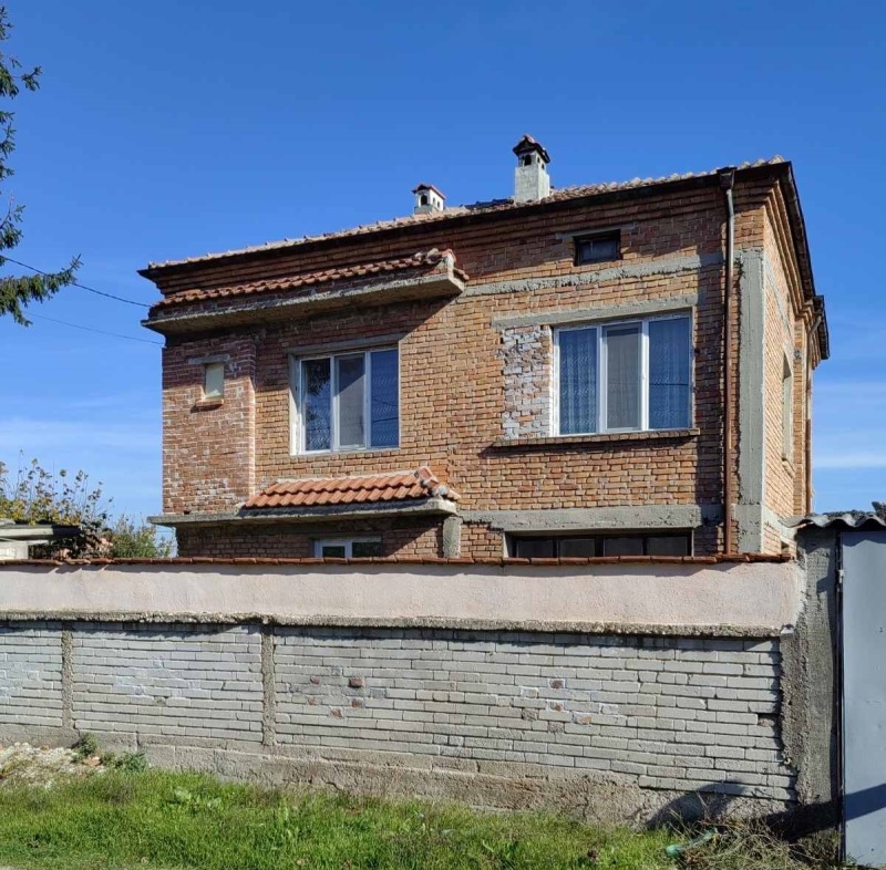 Продава КЪЩА, с. Рогош, област Пловдив