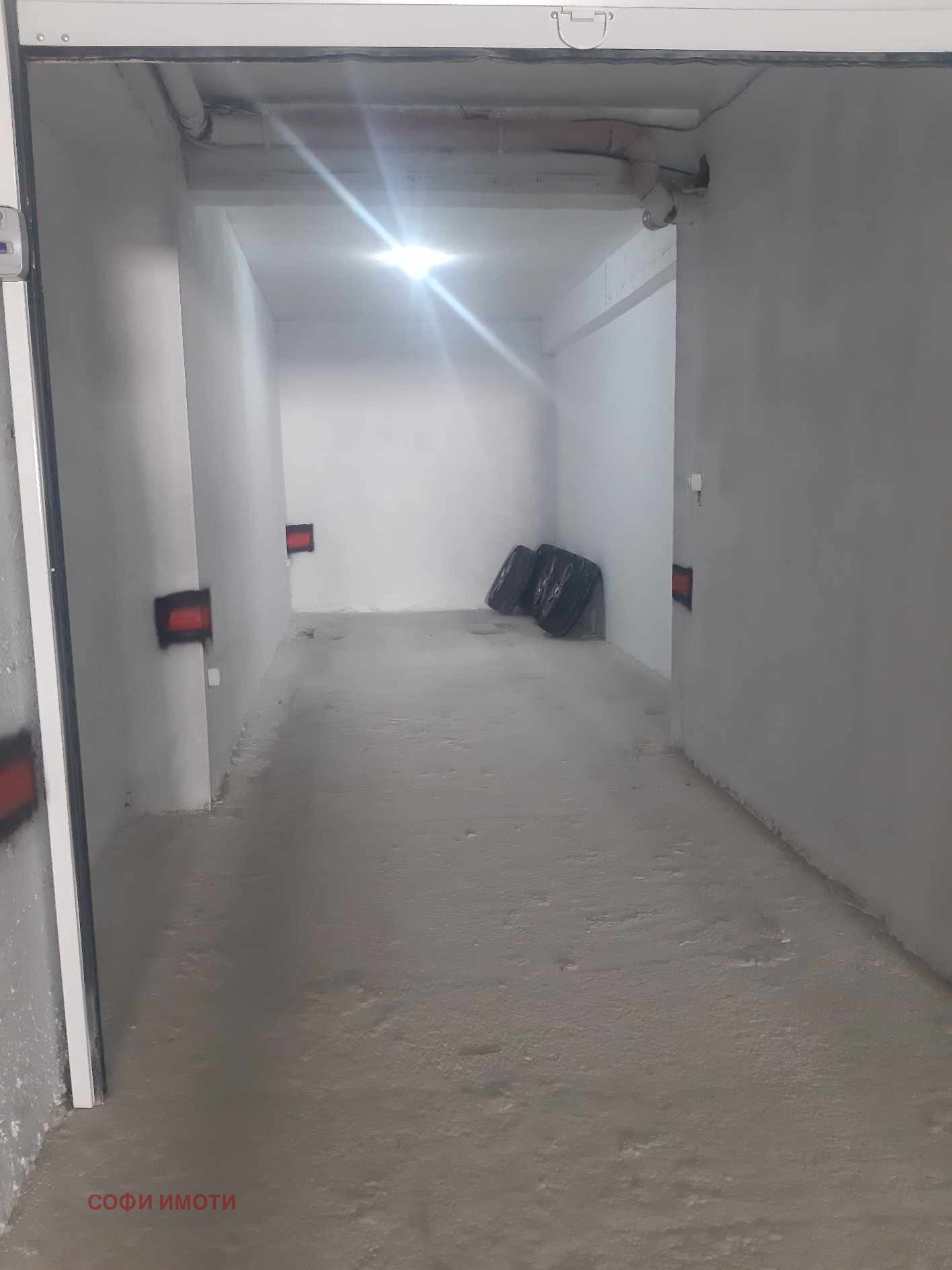 Продава ГАРАЖ, ПАРКОМЯСТО, гр. Кърджали, Център, снимка 2 - Гаражи и паркоместа - 47478207