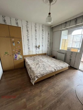 1 chambre Teva, Pernik 1