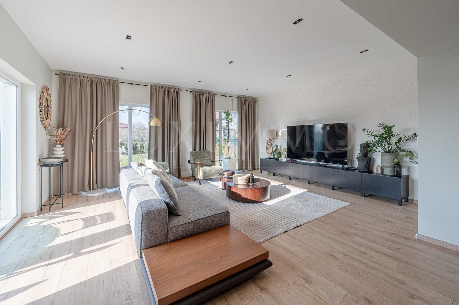 Продава КЪЩА, гр. Елин Пелин, област София област