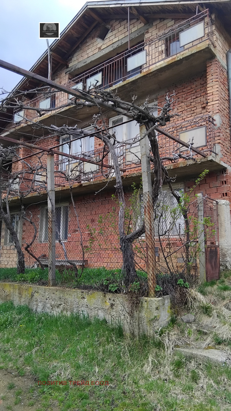 Продава КЪЩА в област Кюстендил, с. Дяково - 200 кв.м / 30 166.22 € » 59 000 лв., ПОЗИТИВ ТРЕЙД ЕООД