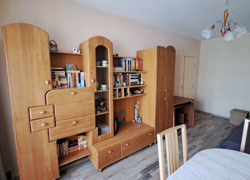 Продава 1-СТАЕН, гр. София, Сухата река