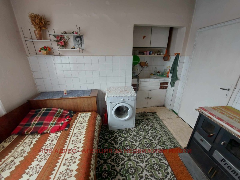 Продава 4-СТАЕН, гр. Търговище, Вароша, снимка 3 - Апартаменти - 52821849