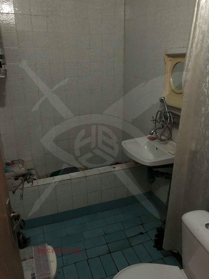 For Sale  3+ bedroom Plovdiv , Izgrev , 100 sq.m | 17065740 - image [3]