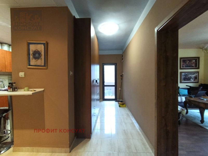 Продава ЕТАЖ ОТ КЪЩА, гр. Велико Търново, Асенов, снимка 8 - Етаж от къща - 52704770