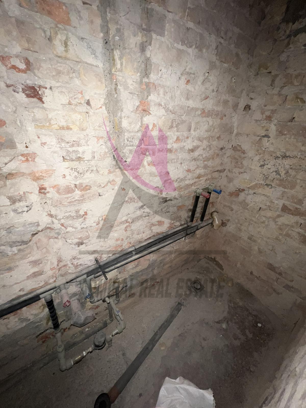 Продава МНОГОСТАЕН, гр. Варна, Център, снимка 8 - Апартаменти - 56194532