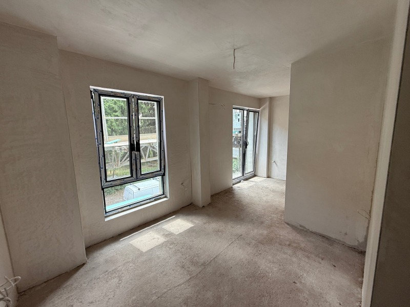 Продава  3-стаен град Перник , Център , 104 кв.м | 92734153 - изображение [2]