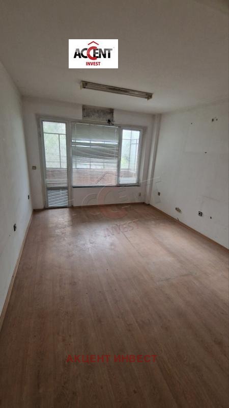 Продава 3-СТАЕН, гр. Варна, Завод Дружба