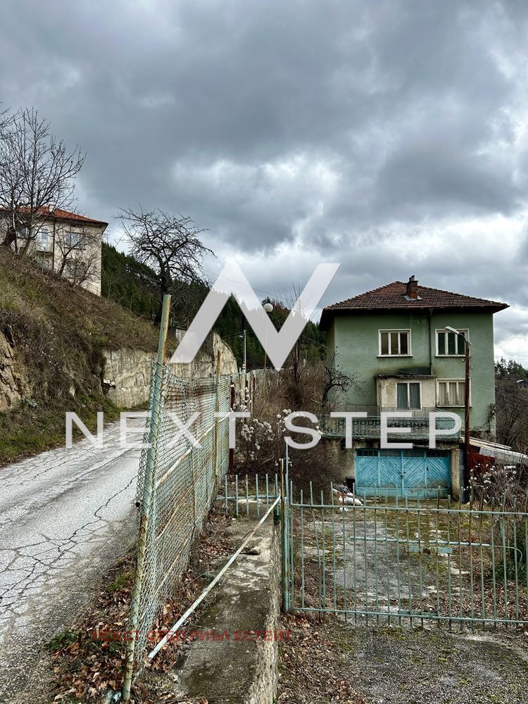 Продава КЪЩА, с. Селище, област Смолян