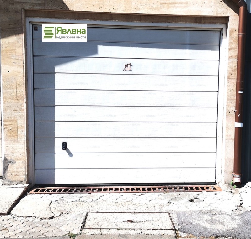 Til salgs  Garasje Sofia , Zona B-5 , 16 kvm | 57589559