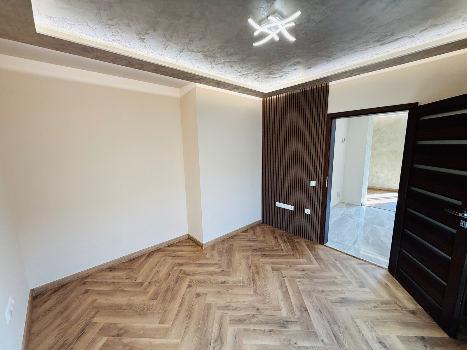 Продава 3-СТАЕН, гр. Перник, Център, снимка 10 - Апартаменти - 50593334