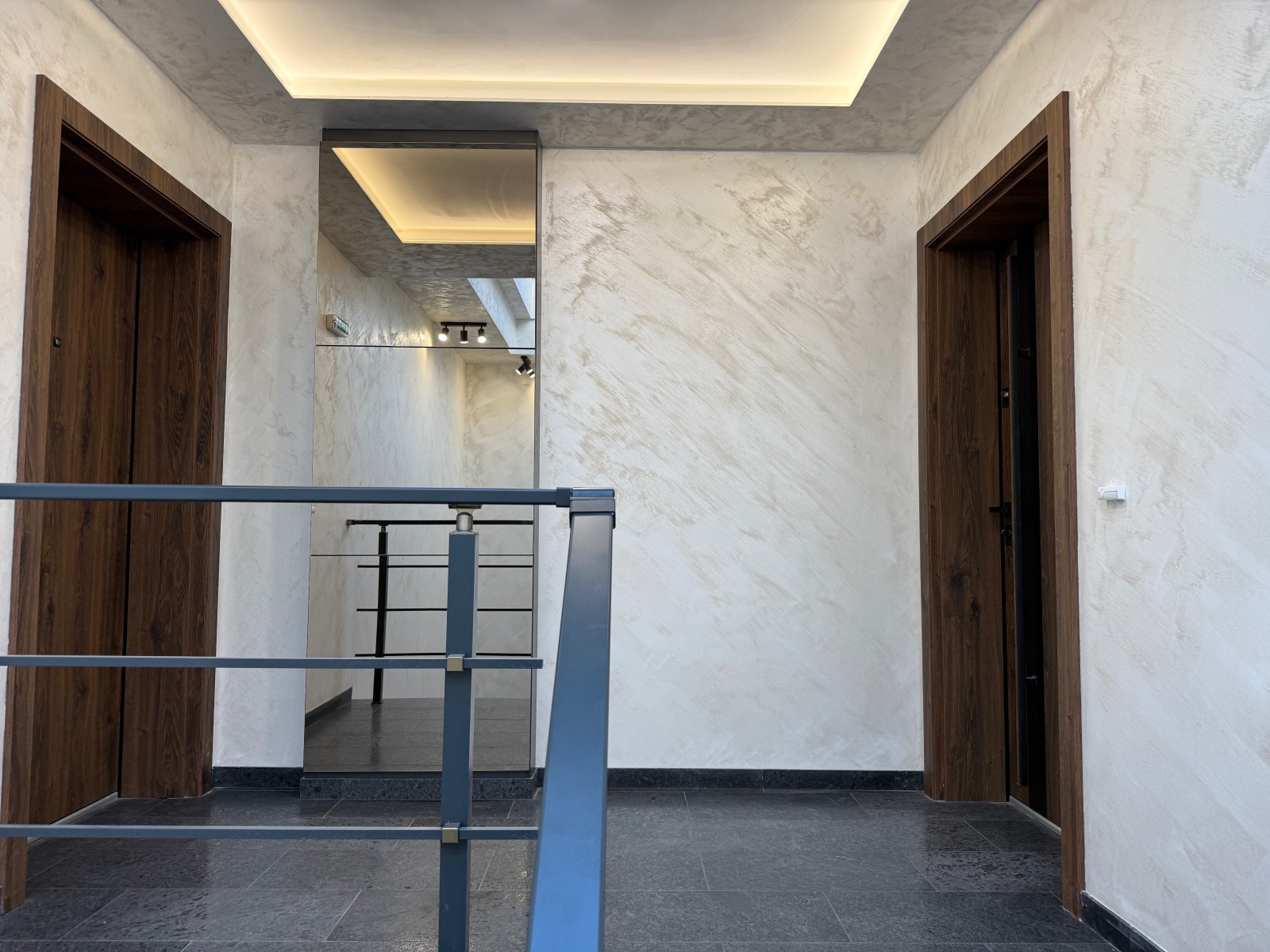 Продава 3-СТАЕН, гр. Перник, Център, снимка 15 - Апартаменти - 50593334