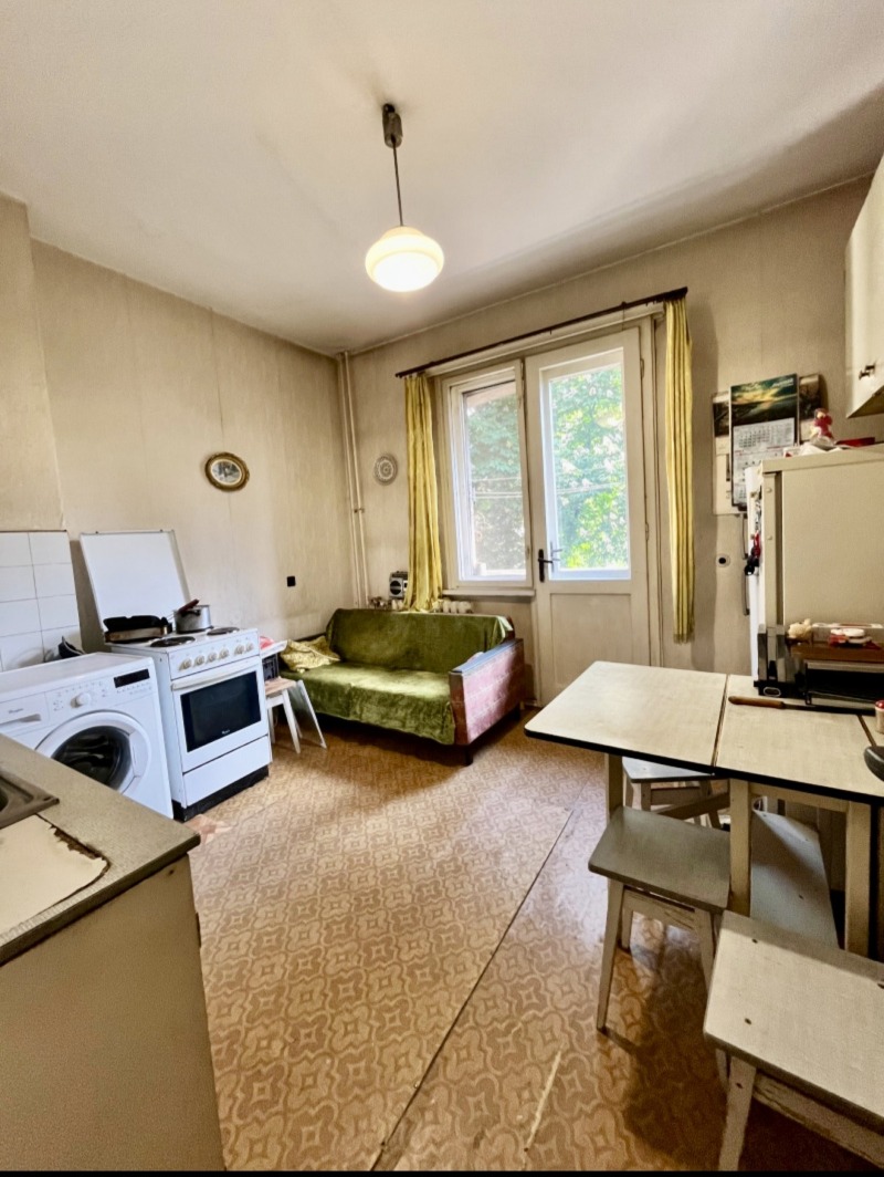 Продава 2-СТАЕН, гр. София, Гео Милев