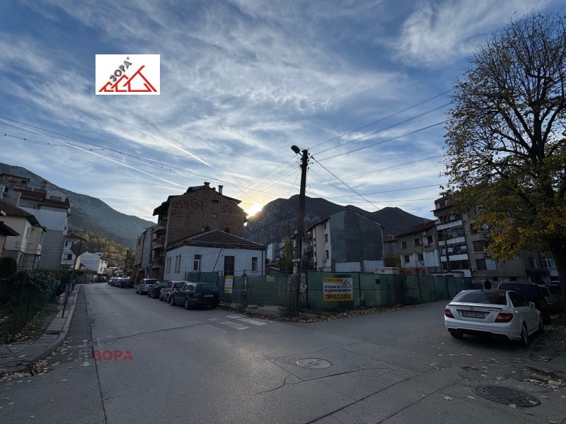 Продава 3-СТАЕН, гр. Враца, Център, снимка 2 - Апартаменти - 52318300