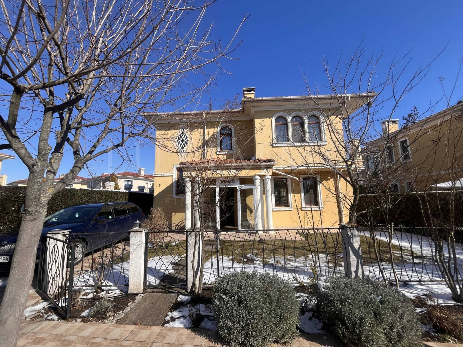 Продава КЪЩА, гр. Поморие, област Бургас, снимка 2 - Къщи - 49260344