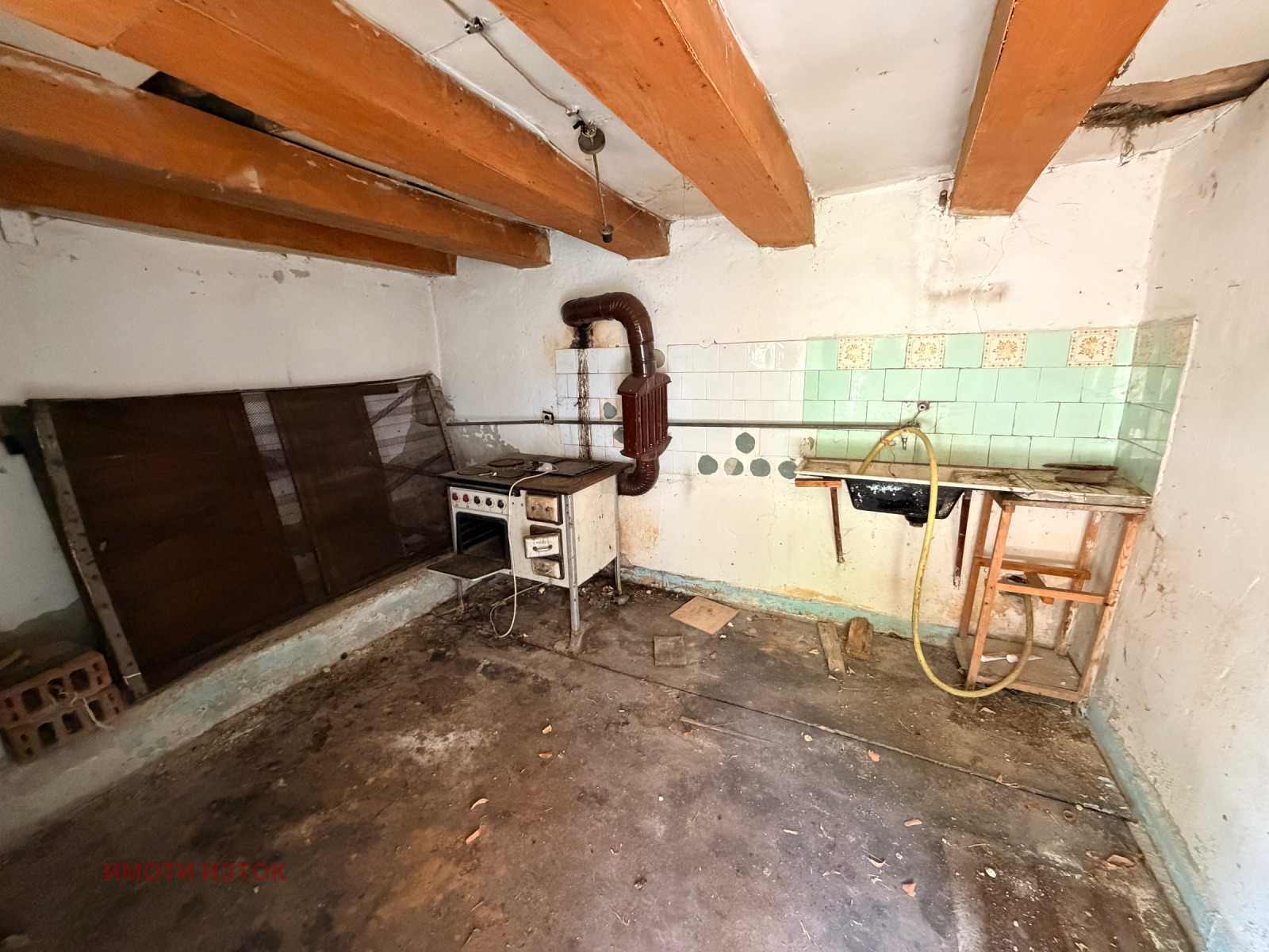 Продава КЪЩА, с. Косача, област Перник, снимка 3 - Къщи - 56017438