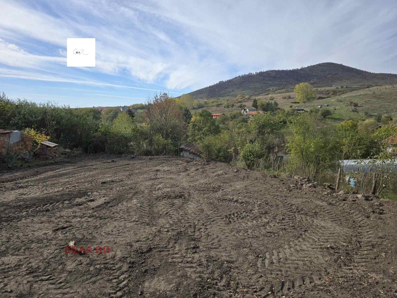 Продава ПАРЦЕЛ в област Перник, с. Расник - 600 кв.м / 35 000 € » 68 454.05 лв., БЕЛА ВИ