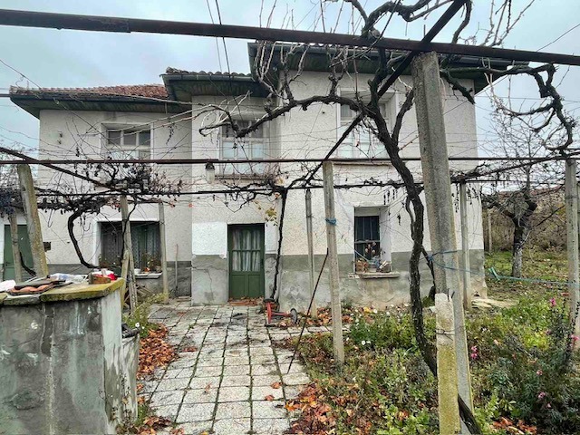 Продава  Къща, област Пловдив, с. Върбен • 18 900 EUR • ID 99718108 — holmes.bg - [1] 