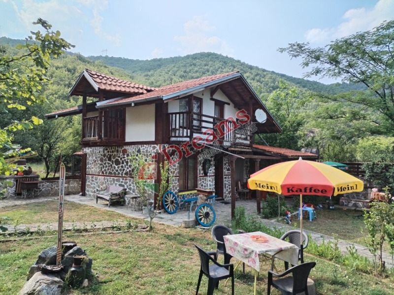 Till salu  Hus region Blagoevgrad , glaven pat E79 , 72 kvm | 67435845 - bild [2]