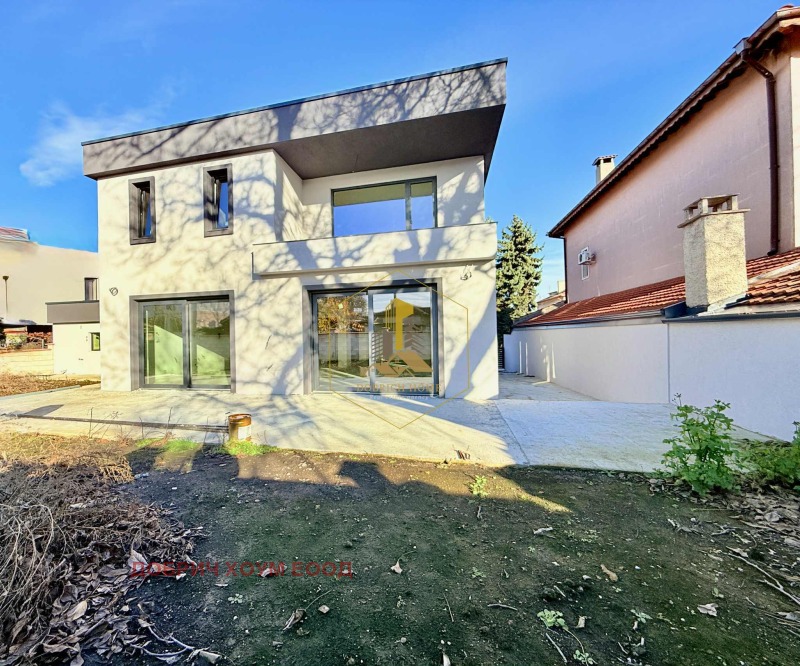 Продава КЪЩА, град Добрич, Свети Георги • по договаряне • 44686012 1