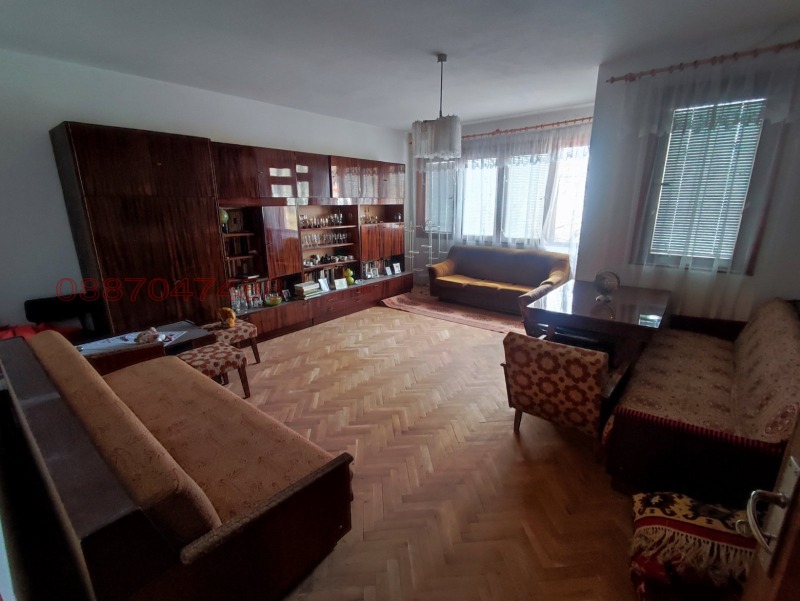 Продава 4-СТАЕН, гр. Добрич, Свети Георги, снимка 2 - Апартаменти - 52765465