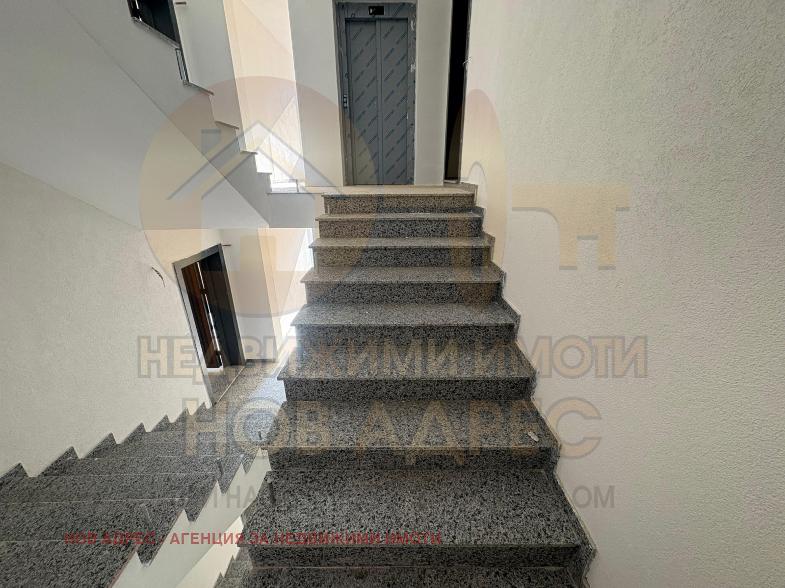 Продава 2-СТАЕН, гр. Търговище, Вароша, снимка 2 - Апартаменти - 53677125