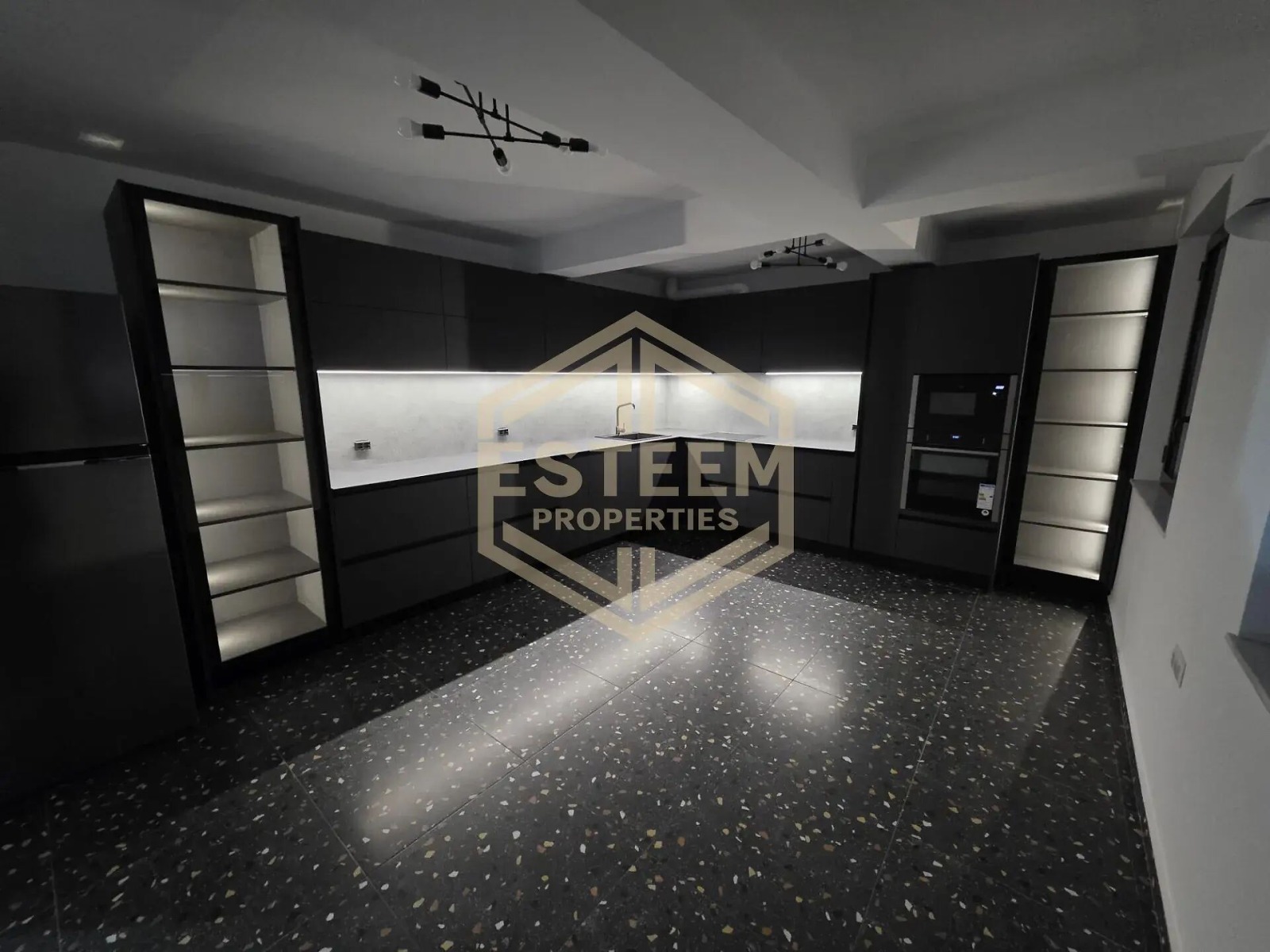 Продава МЕЗОНЕТ, гр. Плевен, Широк център, снимка 2 - Апартаменти - 54915619