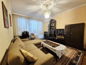 1 quarto Cveten kvartal, Varna