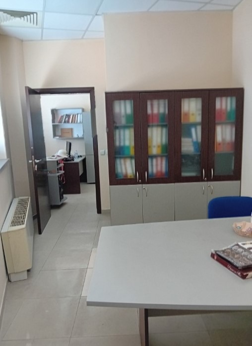 Eladó  Hivatal Sofia , Poligona , 48 négyzetméter | 36763208