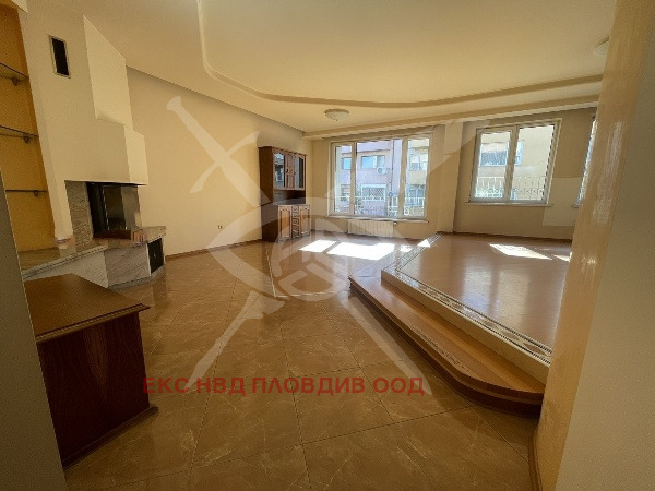 Продава КЪЩА, гр. Пловдив, Център, снимка 2 - Къщи - 54069249