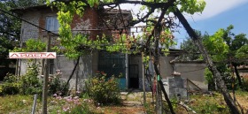 Продажба на имоти в с. Белащица, област Пловдив — страница 2 - изображение 1 