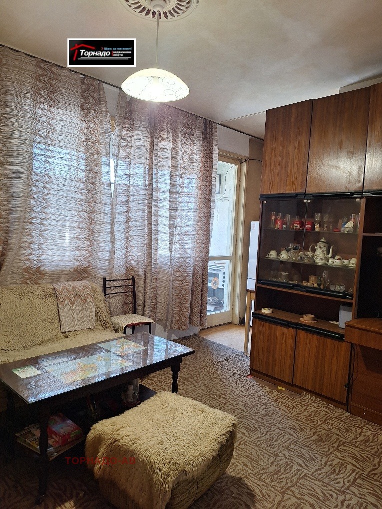 Продава  1-стаен област Велико Търново , гр. Лясковец , 49 кв.м | 98320271