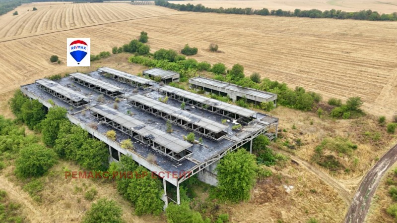 À vendre  Bâtiment industriel région Razgrad , Yuper , 7622 m² | 67098448