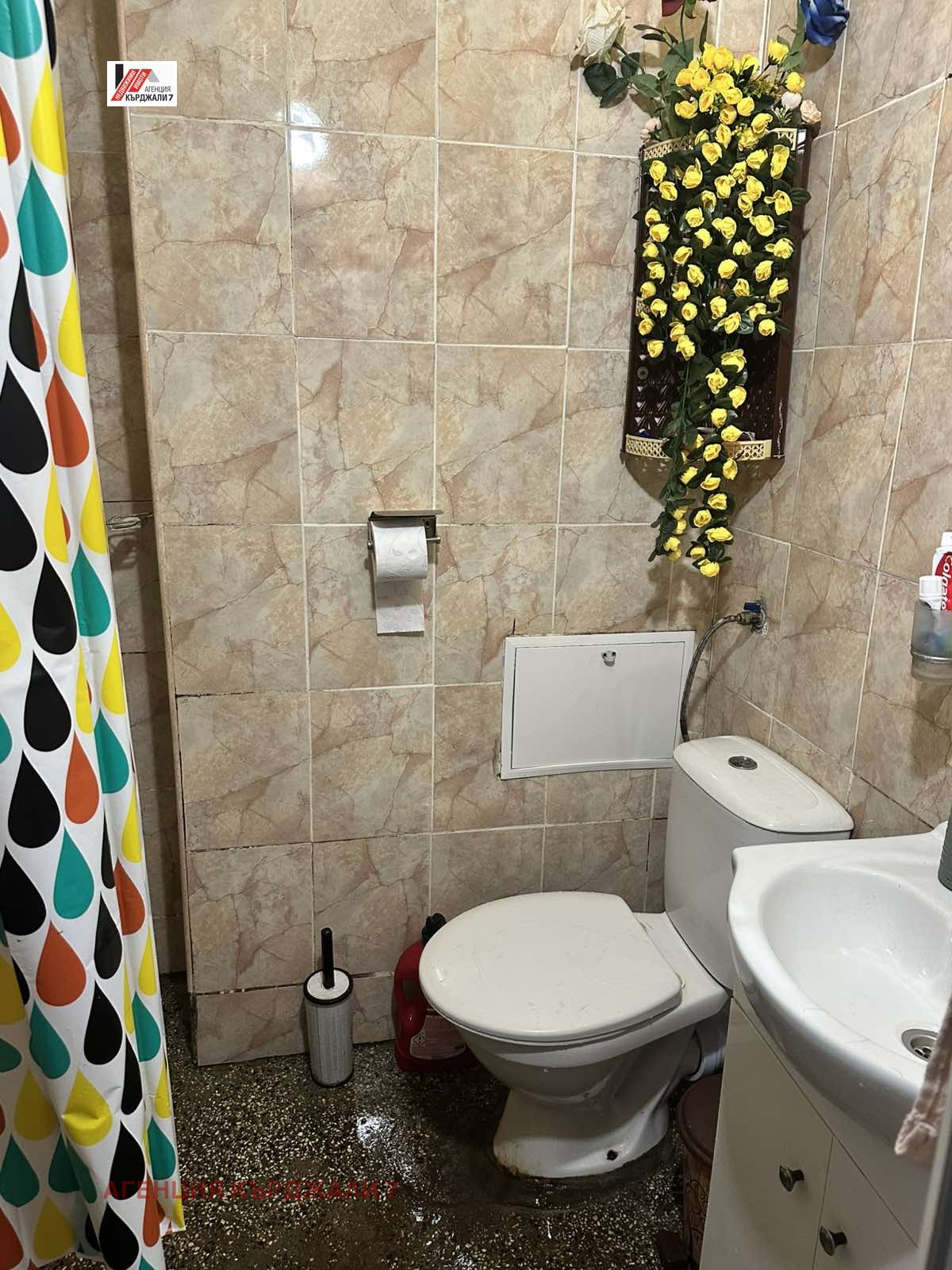 Продава 2-СТАЕН, гр. Кърджали, Възрожденци, снимка 12 - Апартаменти - 54834617