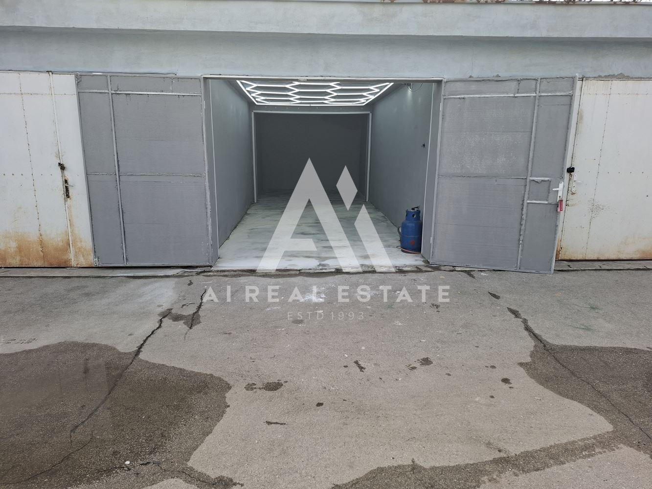 Продава ГАРАЖ, ПАРКОМЯСТО, гр. Плевен, Дружба 2, снимка 3 - Гаражи и паркоместа - 53981001