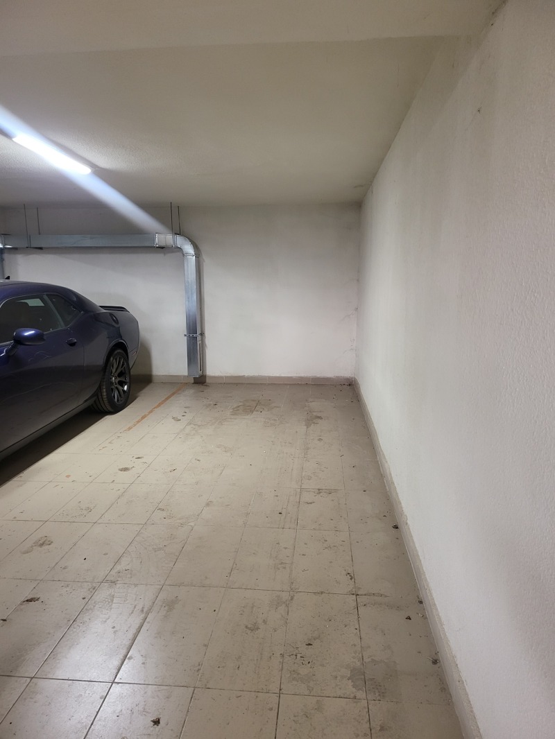 Продава ГАРАЖ, ПАРКОМЯСТО, гр. Плевен, Широк център, снимка 5 - Гаражи и паркоместа - 52155554