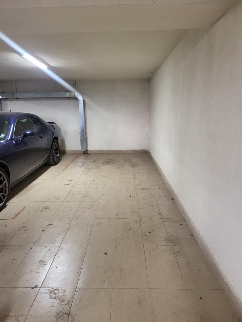 Продава ГАРАЖ, ПАРКОМЯСТО, гр. Плевен, Широк център, снимка 3 - Гаражи и паркоместа - 52155554