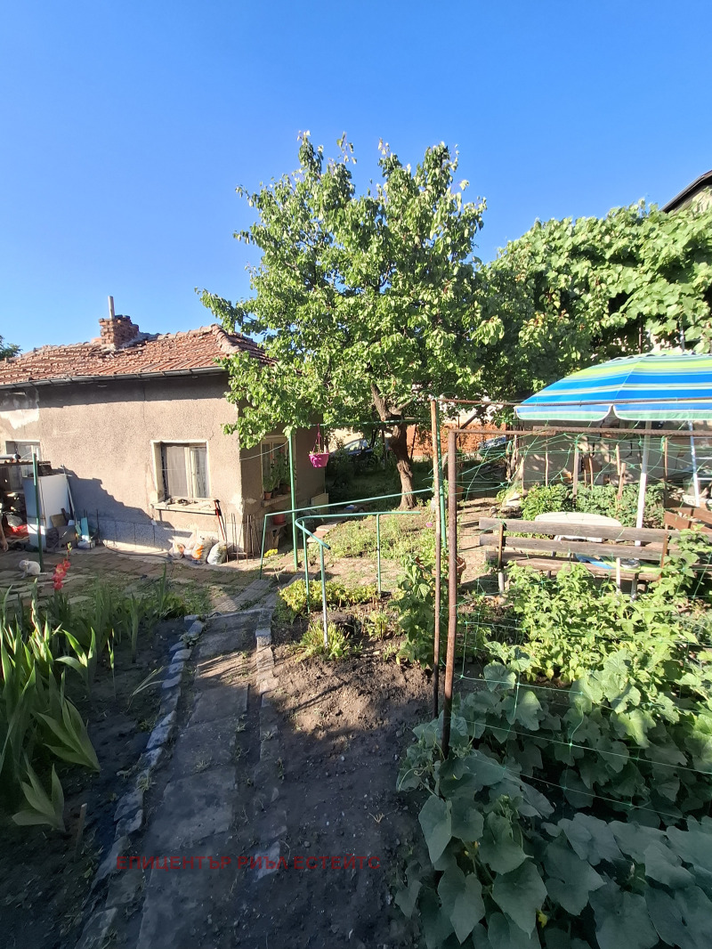 Продава КЪЩА в град Перник, Ралица - 45 кв.м / 72 000 € » 140 819.76 лв., ЕПИЦЕНТЪР РИЪЛ ЕСТЕЙТС