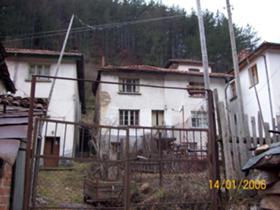 Продажба на имоти в с. Соколовци, област Смолян - изображение 1 