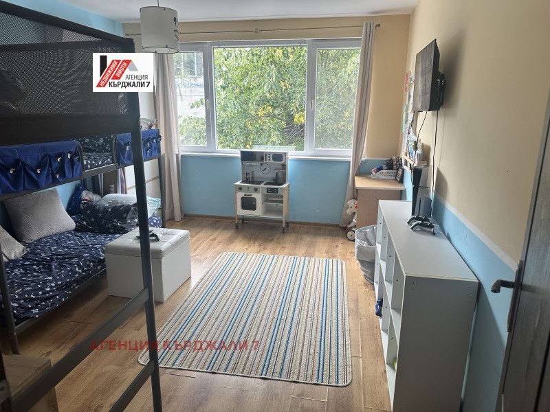 En venta  2 dormitorios Kardzhali , Studen kladenets , 86 metros cuadrados | 17641348