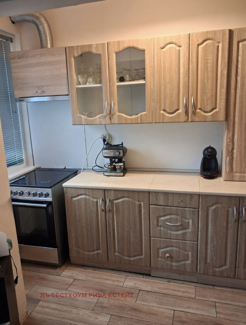 Продава 3-СТАЕН, гр. Варна, Лятно кино Тракия