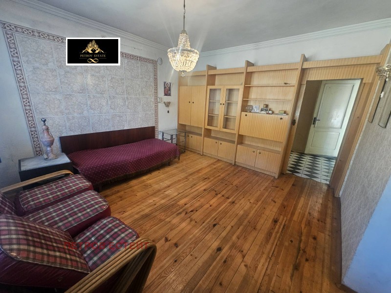 Продава ЕТАЖ ОТ КЪЩА, гр. Велинград, област Пазарджик, снимка 3 - Етаж от къща - 52430219