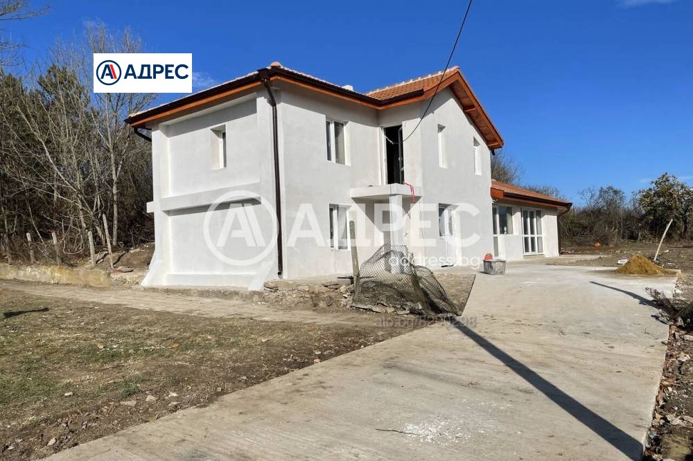 Продава КЪЩА, с. Изгрев, област Варна, снимка 5 - Къщи - 55188977