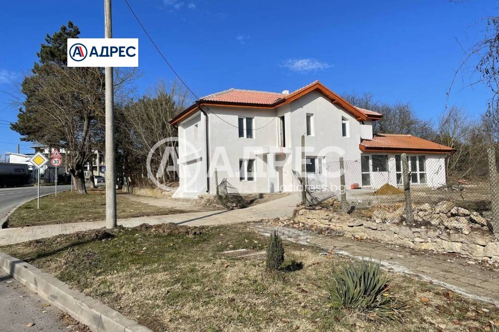 Продава КЪЩА, с. Изгрев, област Варна, снимка 4 - Къщи - 55188977