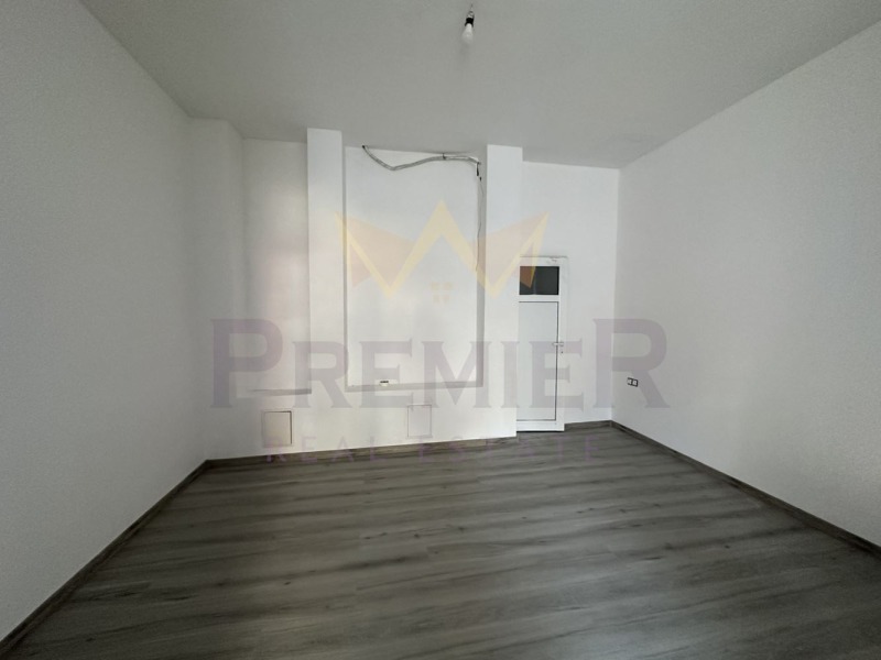 Продава ЗАВЕДЕНИЕ, гр. Варна, Център, снимка 2 - Заведения - 53315507