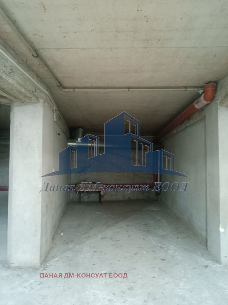 In vendita  Box auto Shumen , Tsentar , 18 mq | 41625524