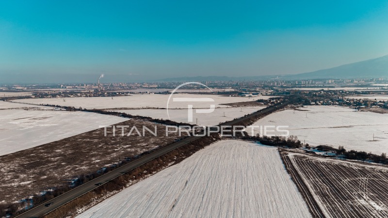 Продава ПАРЦЕЛ в град София, с. Волуяк - 9998 кв.м / 599 998 € » 1 173 494.09 лв., ТИТАН ПРОПЪРТИС ПРОДАЖБИ