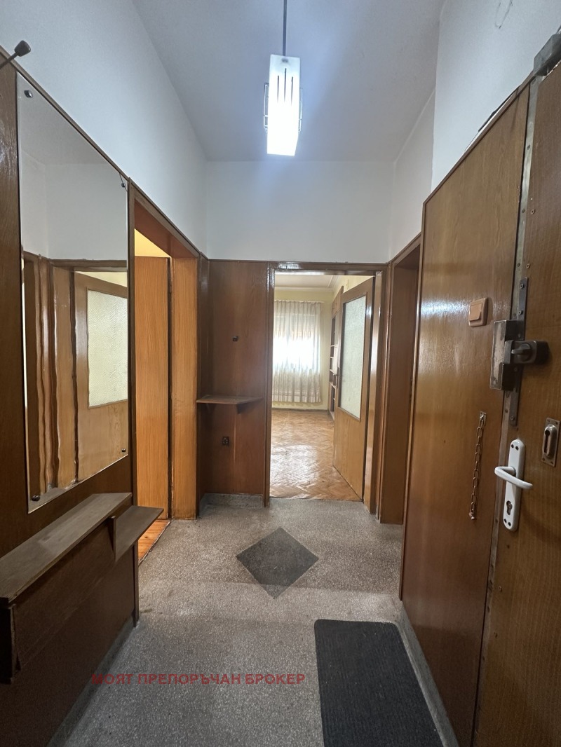 Продава 3-СТАЕН, гр. София, Център, снимка 2 - Апартаменти - 52291629