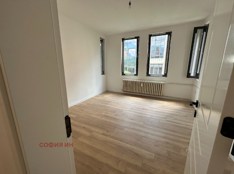 Продава 4-СТАЕН, гр. София, Център, снимка 11 - Апартаменти - 55172675